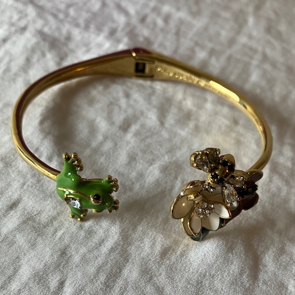 Kate Spade:Multi-Stone Frog& Flower HingedCuff Bracelet- Gold Tone-Missing stone - Picture 9 of 16